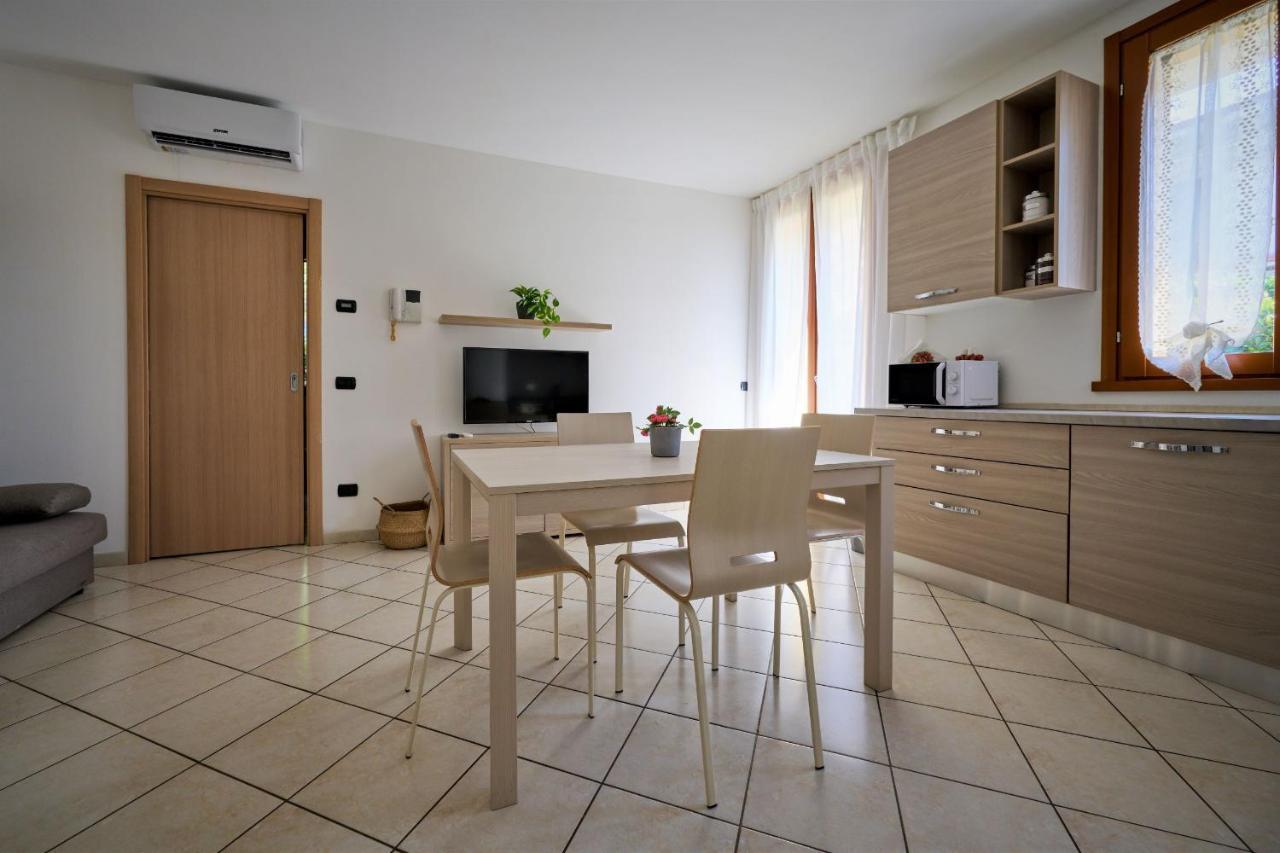 La Casa Dei Tigli - Bilocale Con Taverna E Giardino Apartment Gorgonzola Luaran gambar